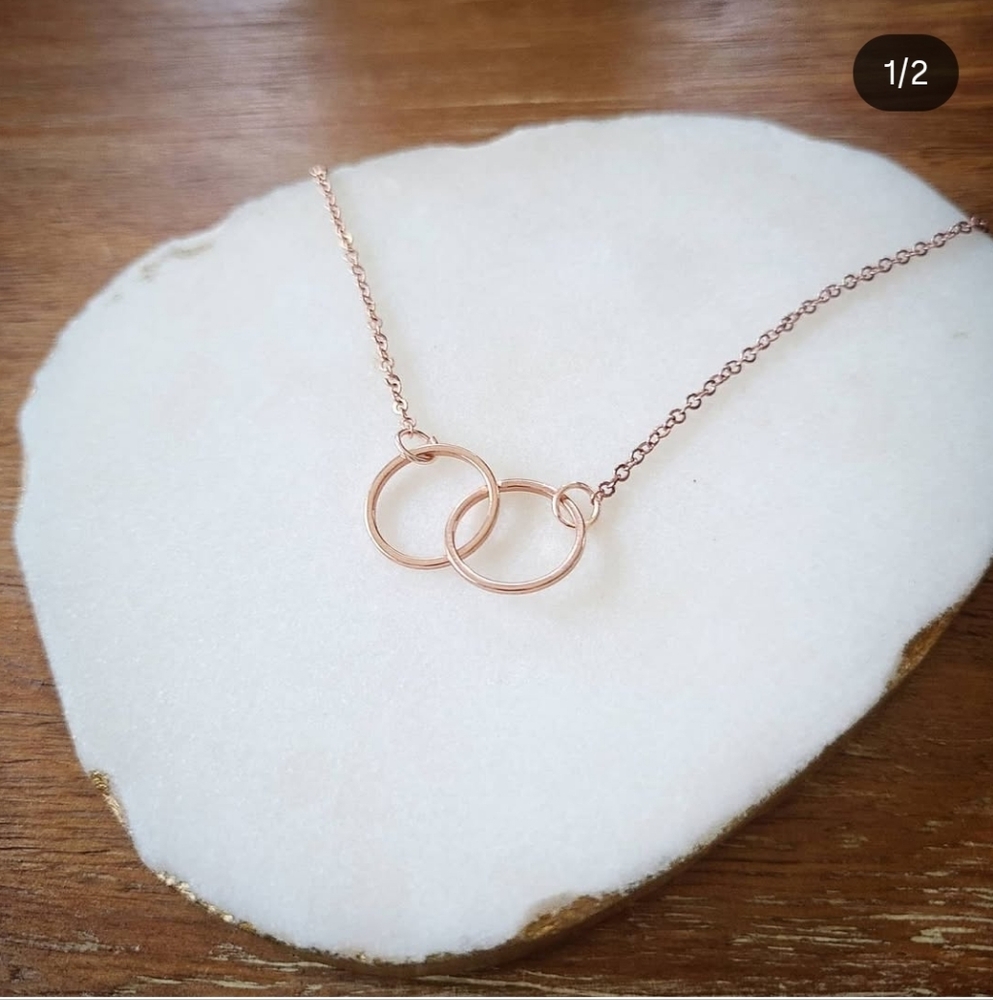 Rose Gold Interlocking Necklace